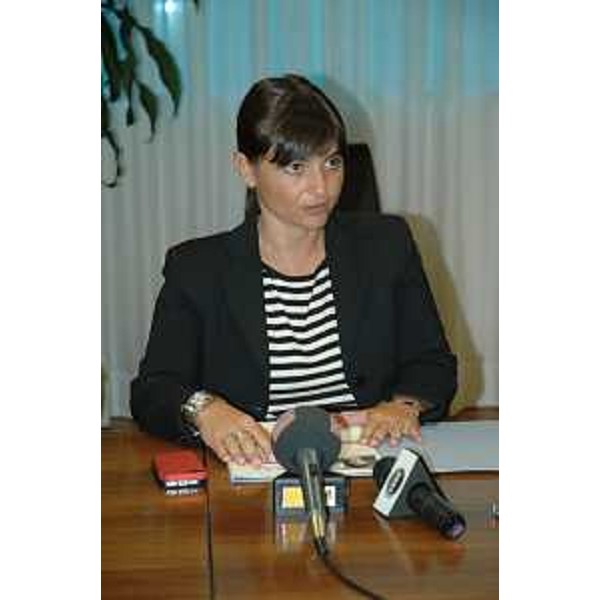 Debora Serracchiani (Presidente Friuli Venezia Giulia) durante la conferenza stampa sul bilancio dei primi 100 giorni di attività della Giunta regionale. (Udine, 20/08/13) 