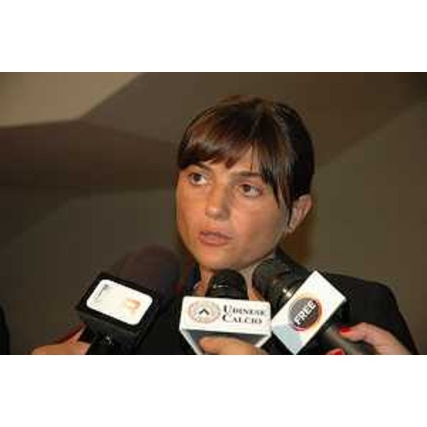 Debora Serracchiani (Presidente Friuli Venezia Giulia) durante l’intervista a margine della conferenza stampa sul bilancio dei primi 100 giorni di attività della Giunta regionale. (Udine, 20/08/13) 