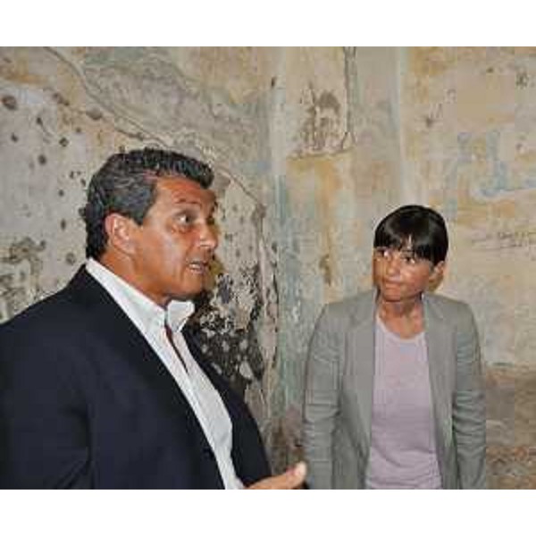 Francesco Martines (Sindaco Palmanova) e Debora Serracchiani (Presidente Friuli Venezia Giulia) visitano una cella restaurata della Caserma Piave. (Palmanova 22/08/13)