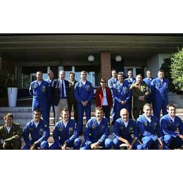 Sergio Bolzonello (Vicepresidente FVG) e Debora Serracchiani (Presidente Friuli Venezia Giulia) con uomini della PAN-Pattuglia Acrobatica Nazionale "Frecce Tricolori". (Rivolto 30/08/13)