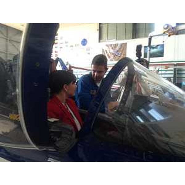 Debora Serracchiani (Presidente Friuli Venezia Giulia) e Jan Slangen (Comandante "Frecce Tricolori") alla Base aerea della PAN-Pattuglia Acrobatica Nazionale "Frecce Tricolori". (Rivolto 30/08/13)