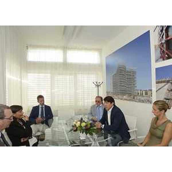 Debora Serracchiani (Presidente Friuli Venezia Giulia) e Sergio Bolzonello (Vicepresidente FVG e assessore regionale Attività produttive) incontrano Dario Roustayan (Amministratore delegato Pilosio S.p.A.) alla Pilosio S.p.A.. (Feletto Umberto 02/09/13)