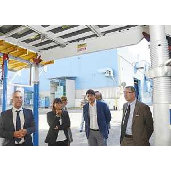 Augusto Madrassi (Product manager Pilosio S.p.A.), Debora Serracchiani (Presidente Friuli Venezia Giulia), Dario Roustayan (Amministratore delegato Pilosio S.p.A.) e Sergio Bolzonello (Vicepresidente FVG e assessore regionale Attività produttive) alla Pilosio S.p.A.. (Feletto Umberto 02/09/13)