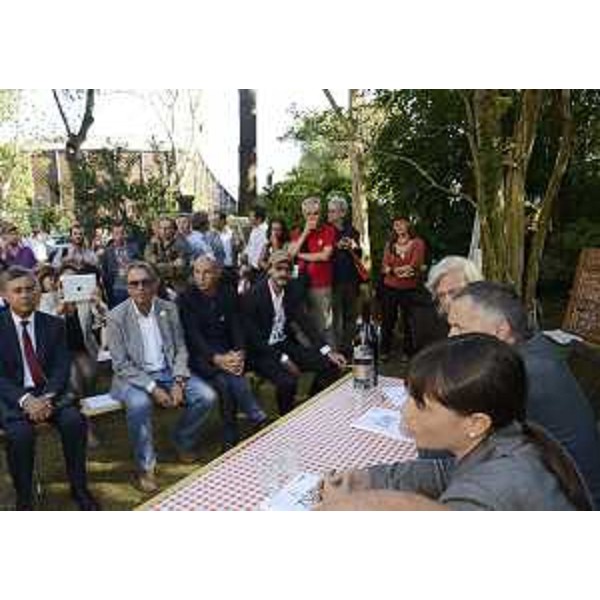 Debora Serracchiani (Presidente Friuli Venezia Giulia) interviene in conferenza stampa alla "Casa Zoran". (Venezia Lido 03/09/13)