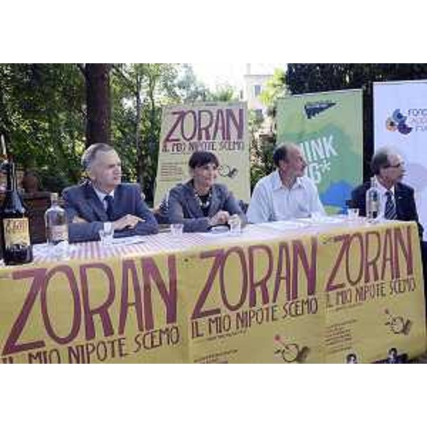 Nicola Borrelli (Direttore generale Cinema MIBAC), Debora Serracchiani (Presidente Friuli Venezia Giulia), Jozko Rutar (Responsabile Slovenski filmski center-Centro cinematografico sloveno) e Gianni Torrenti (Assessore regionale Cultura FVG) in conferenza stampa alla "Casa Zoran". (Venezia Lido 03/09/13)