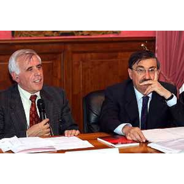 Stefano Fantoni (Presidente Fest) e Fabio Mussi (Ministro Universita' e Ricerca) alla presentazione di FEST - Fiera dell'Editoria Scientifica che si svolgerà a Trieste dal 17 al 20 maggio 2007. (Roma 02/05/07)