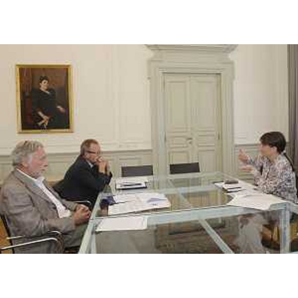 Ezio Castelletti (Presidente raggruppamento Autotrasporti-Confindustria FVG), Claudio Hauser (Direttore regionale Confindustria FVG) e Debora Serracchiani (Presidente Friuli Venezia Giulia), nella sede della Regione FVG. (Trieste 09/09/13)
