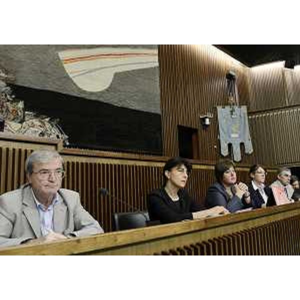 Franco Codega (Presidente VI Commissione consiliare) e Mariagrazia Santoro (Assessore regionale Lavori pubblici) durante l'audizione sull'edilizia scolastica in VI Commissione in Consiglio regionale. (Trieste 12/09/13)