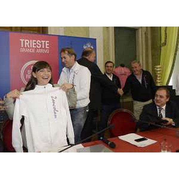 Debora Serracchiani (Presidente Friuli Venezia Giulia) alla presentazione delle tappe in Friuli Venezia Giulia del Giro d'Italia 2014, nella sede Regione FVG. (Trieste 13/09/13)