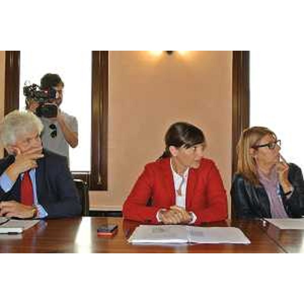 Claudio Pedrotti (Sindaco Pordenone), Debora Serracchiani (Presidente Friuli Venezia Giulia) e Maria Sandra Telesca (Assessore regionale Salute) durante la conferenza stampa sull'Ospedale di Pordenone. (Pordenone 16/09/13)