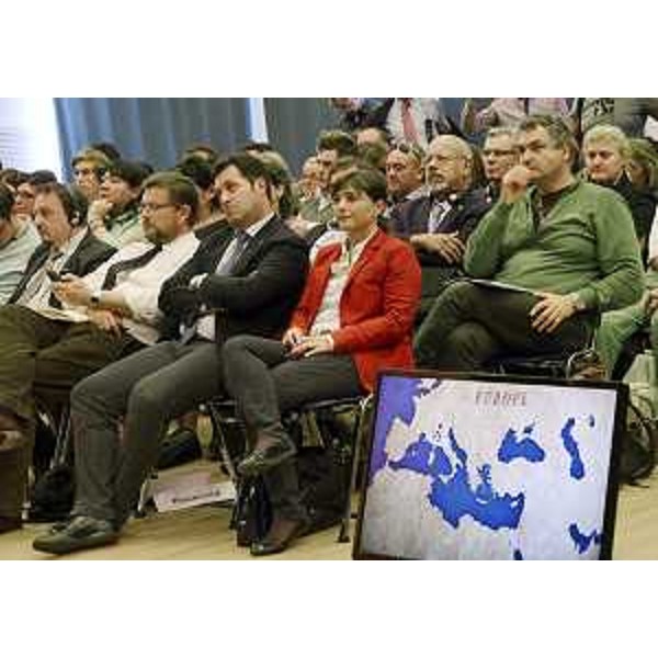Franco Iacop (Presidente Consiglio regionale) e Debora Serracchiani (Presidente Friuli Venezia Giulia) al confronto sull'Anno europeo dei cittadini 2013, dedicato ai diritti conferiti dalla cittadinanza dell'UE, alla Stazione Marittima. (Trieste 16/09/13)