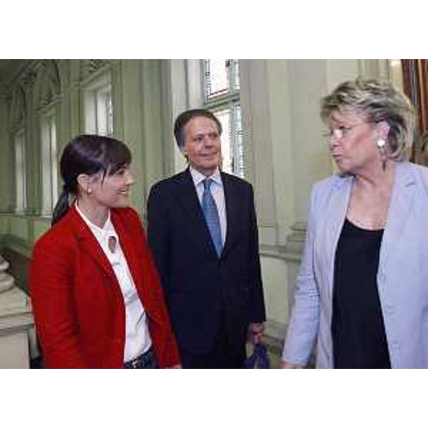 Debora Serracchiani (Presidente Friuli Venezia Giulia), Enzo Moavero Milanesi (Ministro Affari europei) e Viviane Reding (Vicepresidente Commissione europea) nella sede della Regione FVG. (Trieste 16/09/13)