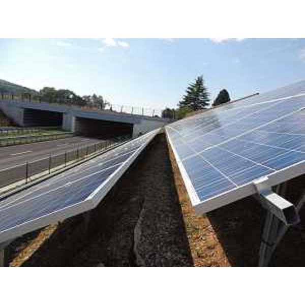 Impianto fotovoltaico dedicato all'illuminazione della galleria di Savogna sul raccordo Villesse-Gorizia. (Savogna 20/09/13)