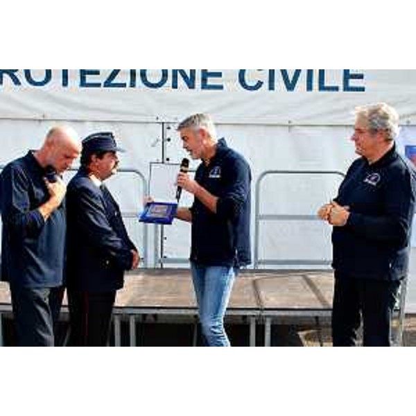 Paolo Panontin (Assessore regionale Protezione civile) ringrazia gli operatori italiani e carinziani per il lavoro di spegnimento degli incendi che hanno interessato il FVG quest'estate. (Palmanova 21/09/13)