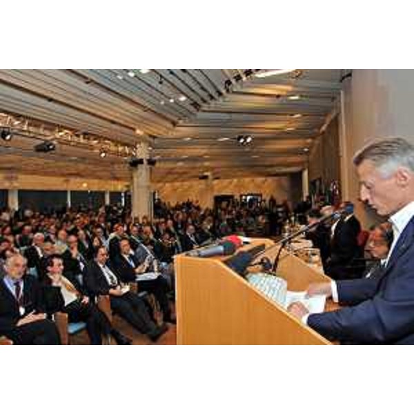Riccardo Illy (Presidente Regione Friuli Venezia Giulia) alla cerimonia di apertura del Forum mondiale G8-Unesco su istruzione, ricerca ed innovazione nella prospettiva dello sviluppo sostenibile. (Trieste 10/05/07)