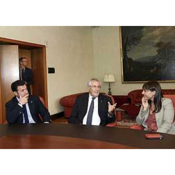 Franco Iacop (Presidente Consiglio regionale), Ivo Salemme (Prefetto Udine) e Debora Serracchiani (Presidente Friuli Venezia Giulia) nella sede del Consiglio regionale del FVG. (Trieste 25/09/13)