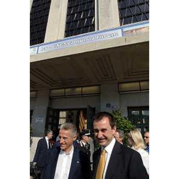 Riccardo Illy (Presidente Regione Friuli Venezia Giulia) con Ettore Rosato (Sottosegretario agli Interni) alla cerimonia di apertura del Forum mondiale G8-Unesco su istruzione, ricerca ed innovazione nella prospettiva dello sviluppo sostenibile. (Trieste 10/05/07)