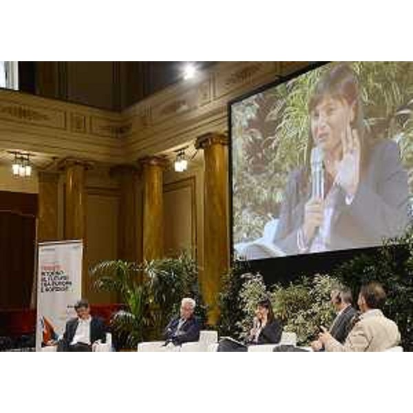 Intervento di Debora Serracchiani (Presidente Friuli Venezia Giulia) alla Tavola rotonda "Un grande porto dell'Alto Adriatico?", al Ridotto del Teatro Verdi. (Trieste 28/09/13)