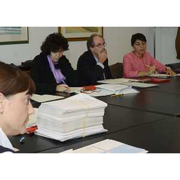 Debora Serracchiani (Presidente Friuli Venezia Giulia) e gli assessori Loredana Panariti (Lavoro, Formazione, Istruzione, Pari Opportunità, Politiche giovanili e Ricerca), Gianni Torrenti (Cultura, Sport e Solidarietà) e Mariagrazia Santoro (Infrastrutture, Mobilità, Pianificazione territoriale, Lavori pubblici, Università) durante la riunione della Giunta regionale. (Udine 04/10/13)