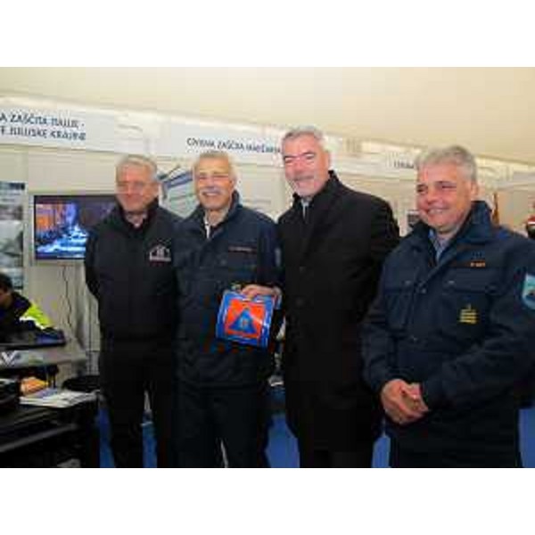 Guglielmo Berlasso (Direttore Protezione civile FVG), Branko Dervodel (Vicecapo Protezione civile SLO), Paolo Panontin (Assessore Protezione civile FVG) e Marko But (Capo Protezione civile SLO). [Velenje (SLO) 05/10/13]