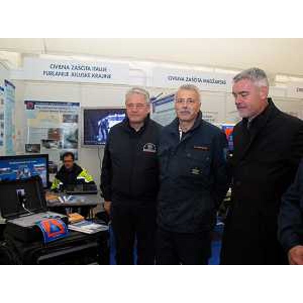 Guglielmo Berlasso (Direttore Protezione civile FVG), Branko Dervodel (Vicecapo Protezione civile SLO) e Paolo Panontin (Assessore Protezione civile FVG). [Velenje (SLO) 05/10/13]