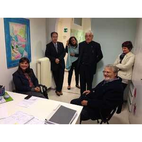 Debora Serracchiani (Presidente Friuli Venezia Giulia), don Davide Larice (Fondatore e presidente CSG) e don Giuseppe Faccin (Vicepresidente e consigliere CSG) al CSG-Centro Solidarietà Giovani "Giovanni Micesio" onlus. (Udine 07/10/13)