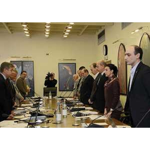 La riunione della I Commissione consiliare si apre con un minuto di silenzio in memoria delle vittime della tragedia del Vajont (9 ottobre 1963). (Trieste 09/10/13)