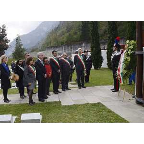 Debora Serracchiani (Presidente Friuli Venezia Giulia) alla cerimonia per il cinquantesimo anniversario della tragedia del Vajont (9 ottobre 1963). [Longarone (BL) 09/10/13]