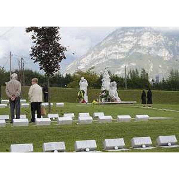 Cimitero monumentale di Fortogna nel cinquantesimo anniversario della tragedia del Vajont (9 ottobre 1963). [Longarone (BL) 09/10/13]