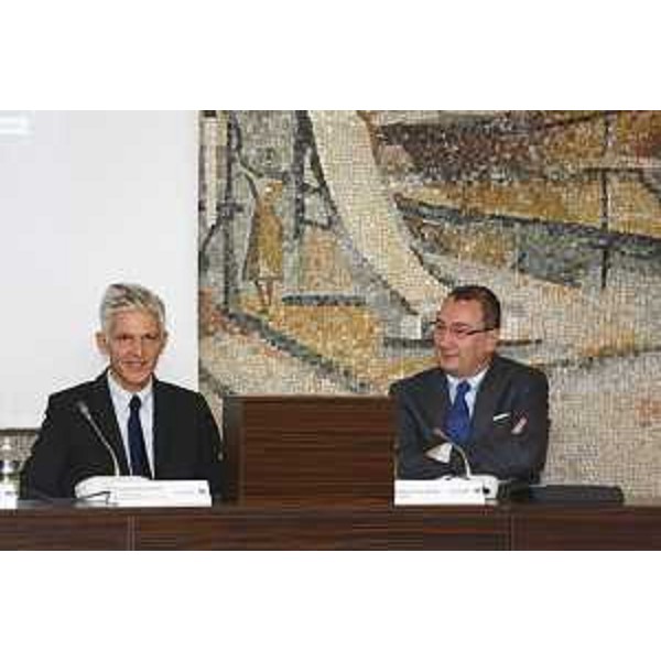 Massimo Bray (Ministro Beni e Attività culturali e turismo) e Sergio Bolzonello (Vicepresidente FVG e assessore regionale Attività produttive) alla tavola rotonda "Reti d'impresa nel turismo", nella Sala Valduga della CCIAA. (Udine 10/10/13)