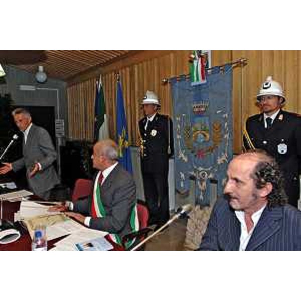 Riccardo Illy (Presidente Regione Friuli Venezia Giulia) ritratto in occasione dell'elogio per il conferimento della cittadinanza onoraria da parte di Montereale Valcellina a Pino Roveredo. (Montereale Valcellina 11/05/07)