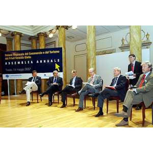 Riccardo Illy (Presidente Regione Friuli Venezia Giulia) alla tavola rotonda tenutasi in occasione dell'Assemblea Annuale della Confcommercio del Friuli Venezia Giulia. (Trieste 14/05/07)