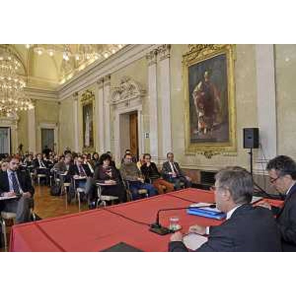 Francesco Peroni (Assessore regionale Finanze, Patrimonio, Coordinamento e Programmazione Politiche economiche e comunitarie) e Fabrizio Barca (Direttore generale Ministero Economia e Finanze) al seminario sulla Programmazione comunitaria 2014-2020. (Trieste 14/10/13)