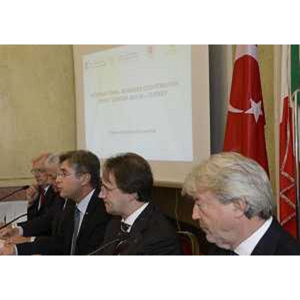 Francesco Peroni (Assessore Programmazione politiche economiche e comunitarie FVG) interviene al convegno "International Business Cooperation Friuli Venezia Giulia - Turchia". (Trieste 21/10/13)