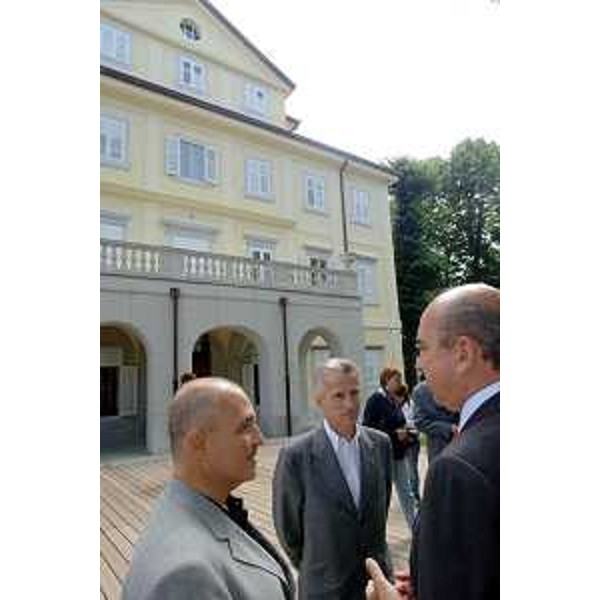 Riccardo Illy (Presidente Regione Friuli Venezia Giulia) con Roberto Dipiazza (Sindaco di Trieste) e Adriano Digulin ritratti in occasione della visita del Presidente della Regione al Museo Sartorio di Trieste. (Trieste 16/05/07)