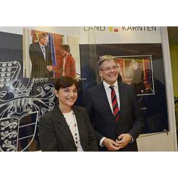 Debora Serracchiani (Presidente Friuli Venezia Giulia) e Peter Kaiser (Governatore Land Carinzia) a Klagenfurt per il secondo vertice bilaterale FVG-Carinzia. (31/10/13)