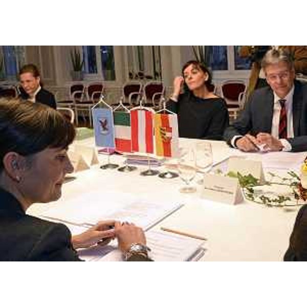 Secondo vertice bilaterale tra Debora Serracchiani (Presidente Friuli Venezia Giulia) e Peter Kaiser (Governatore Land Carinzia). (Klagenfurt 31/10/13)
