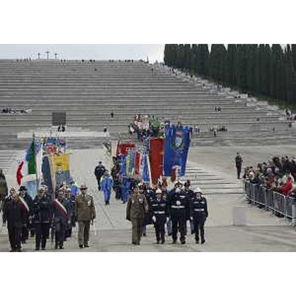 Sfilata dei gonfaloni alla cerimonia per il Giorno dell'Unità Nazionale e la Giornata delle Forze Armate. (Redipuglia 04/11/13)