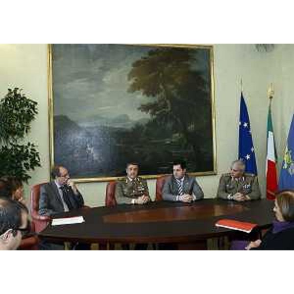 Gianni Torrenti (Assessore regionale Cultura), Manlio Scopigno (Generale comandante Brigata Sassari), Franco Iacop (Presidente Consiglio regionale) e Francesco Bruno (Colonnello comandante 151° Reggimento Fanteria Sassari), nella sede del Consiglio regionale del FVG. (Trieste 05/11/13)