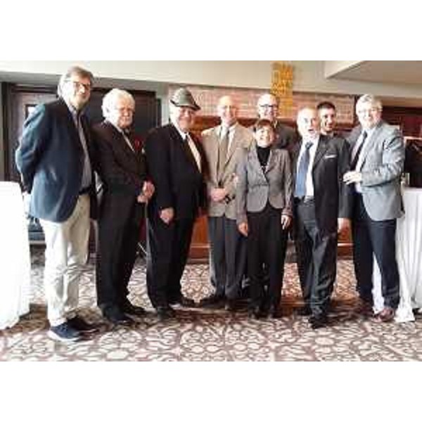 Debora Serracchiani (Presidente Friuli Venezia Giulia) con Giovanni Da Pozzo (Presidente Unioncamere FVG), Primo Di Luca (Console onorario Canada a Udine), Alberto Felice De Toni (Rettore Università Udine) e rappresentanti delle associazioni di Friulani e Giuliani in Canada. (Toronto 05/11/13)