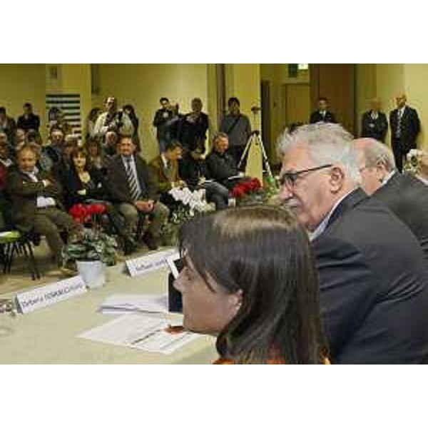 Debora Serracchiani (Presidente Friuli Venezia Giulia) e Raffaele Bonanni (Segretario generale CISL) al meeting "Il coraggio delle riforme" organizzato dalla CISL FVG. (Magnano in Riviera 08/11/13)