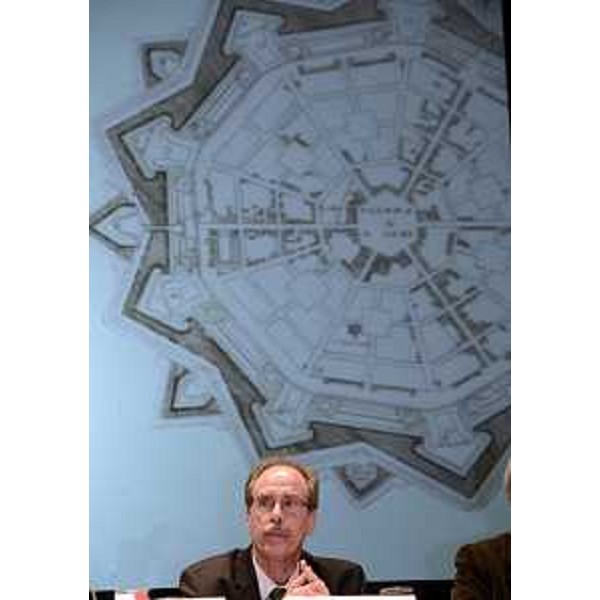 Gianni Torrenti (Assessore regionale Cultura) alla Tavola rotonda per la candidatura Unesco del sito transnazionale "Opere di difesa veneziana tra XVI e XVII secolo". (Palmanova 09/11/13)