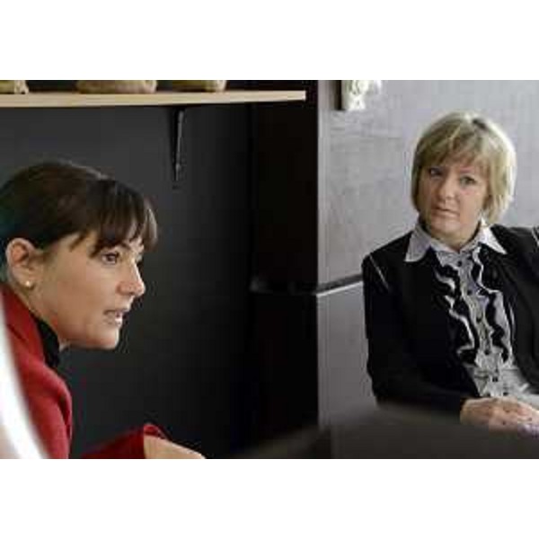 Debora Serracchiani (Presidente Friuli Venezia Giulia) e Tina Komel (Ministro Sloveni d'Oltreconfine e nel Mondo). (Capodistria 11/11/13)