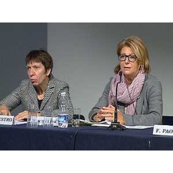 Annalisa Silvestro (Presidente IPASVI Federazione Nazionale Collegi Infermieri) e Maria Sandra Telesca (Assessore regionale Salute) al convegno regionale del Coordinamento IPASVI FVG "Le competenze dell'infermiere: una chiave per il cambiamento del sistema salute" al Palazzo dei Congressi. (Grado 14/11/13)