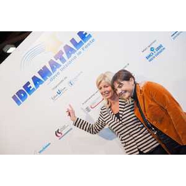 Luisa De Marco (Presidente Udine e Gorizia Fiere) e Debora Serracchiani (Presidente Friuli Venezia Giulia) all'inaugurazione di Ideanatale 2013. [Torreano di Martignacco (UD) 14/11/13]