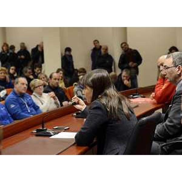 Debora Serracchiani (Presidente Friuli Venezia Giulia) e Sergio Bolzonello (Vicepresidente FVG e assessore regionale Attività produttive) durante l'incontro con la RSU e i lavoratori della Electrolux. (Pordenone 15/11/13)