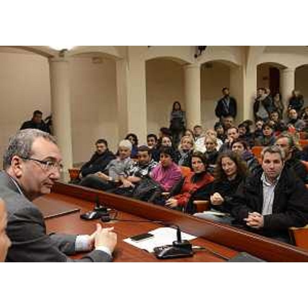 Sergio Bolzonello (Vicepresidente FVG e assessore regionale Attività produttive) durante l'incontro con la RSU e i lavoratori della Electrolux. (Pordenone 15/11/13)
