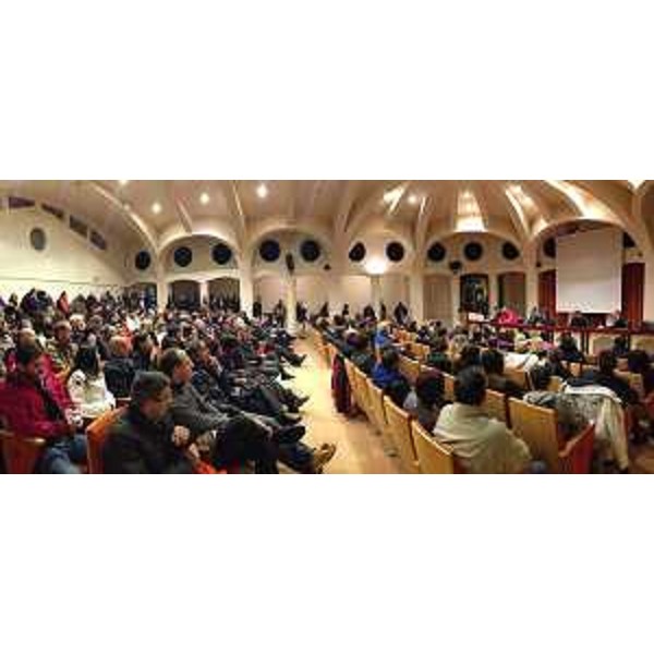 Auditorium della Regione FVG durante l'incontro di Debora Serracchiani (Presidente Friuli Venezia Giulia) e Sergio Bolzonello (Vicepresidente FVG e assessore regionale Attività produttive) con la RSU e i lavoratori della Electrolux. (Pordenone 15/11/13)