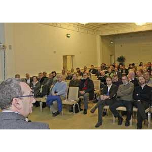 Sergio Bolzonello (Vicepresidente FVG e assessore regionale Risorse agricole e forestali) alla Tavola rotonda "Il Carso e i suoi vini: una ricchezza ancora in cantina". (Trieste 15/11/13)