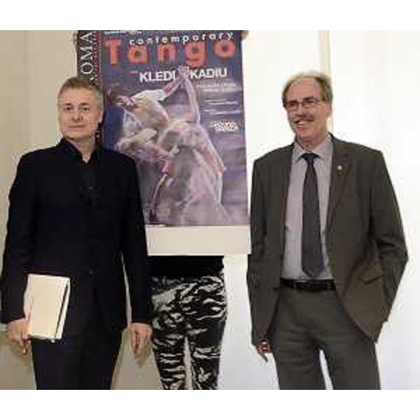 Walter Mramor (Direttore "Circuito Danza") e Gianni Torrenti (Assessore regionale Cultura) alla presentazione della stagione artistica 2013-2014 di "Circuito Danza", giunto alla settima edizione. (Trieste 18/11/13)